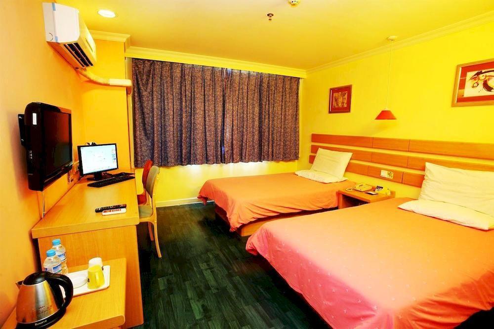 Home Inn Guangzhou Guangdong University Of Foreign Studies Baiyun Avenue Екстериор снимка