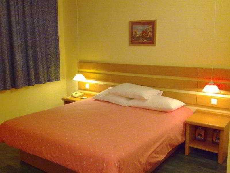Home Inn Guangzhou Guangdong University Of Foreign Studies Baiyun Avenue Екстериор снимка