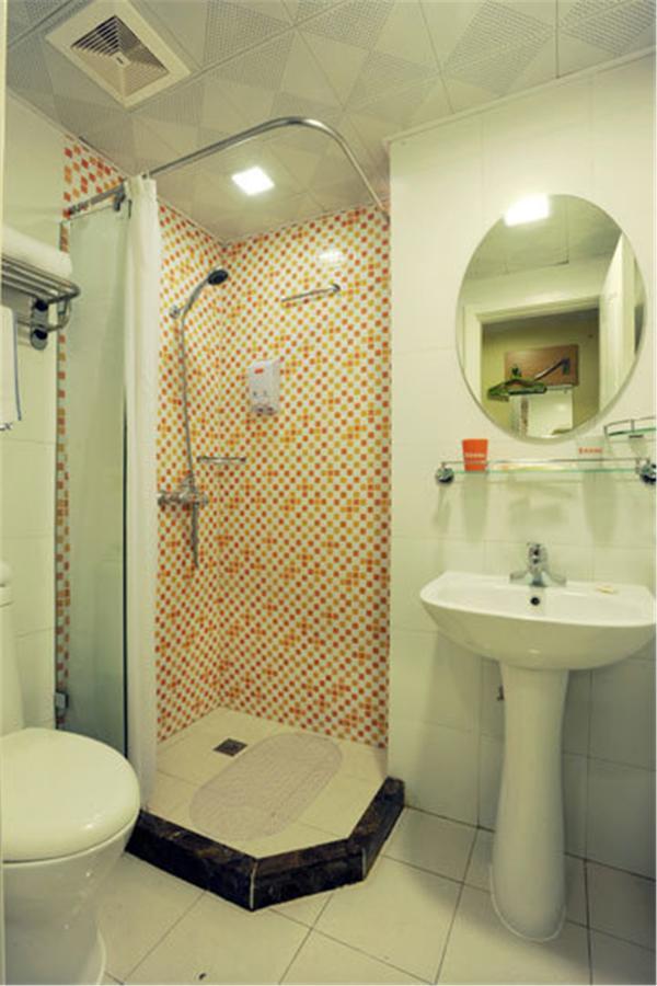 Home Inn Guangzhou Guangdong University Of Foreign Studies Baiyun Avenue Екстериор снимка